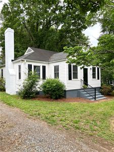 305 Mayfield Dr