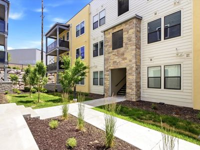 8345 S Iris Lumi Ln W #201