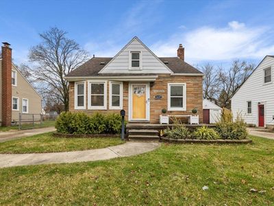 1437 W Hazelhurst St