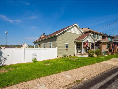 233 N 18th Ave