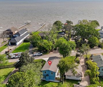 3802 Bayshore Dr