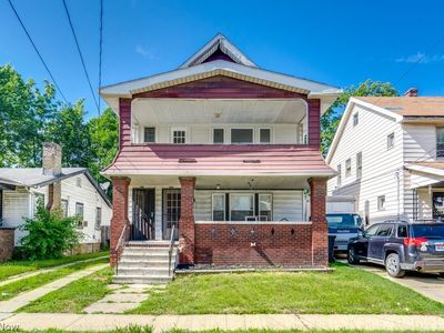 15711 Grovewood Ave