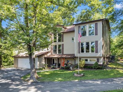 11 Hickory Hollow Ln