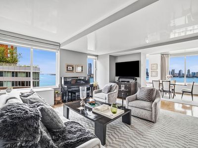 212 Warren St APT 17C
