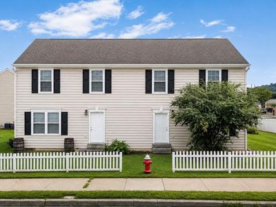 Property at 10 Terry Ct, Downingtown, PA