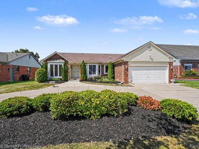 2585 Tiverton Dr