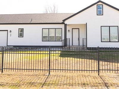 300 Front St