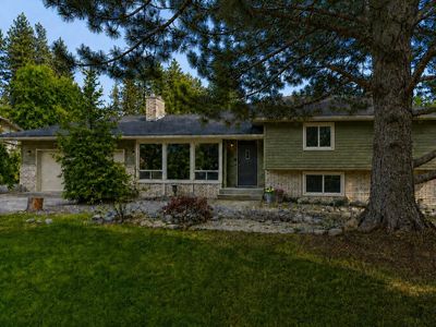 2317 S April Ct