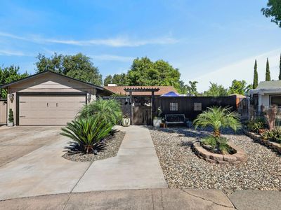 6913 Speckle Way