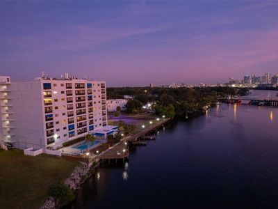 2780 N RIVERSIDE DRIVE #805