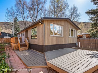 219 Cottonwood Ln