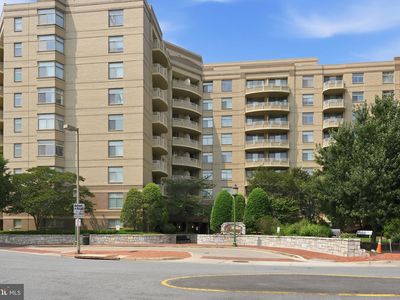 7111 Woodmont Ave APT 106