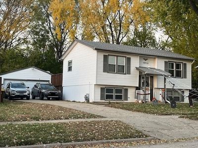 Property at 1910 Plateau Ave, Loves Park, IL