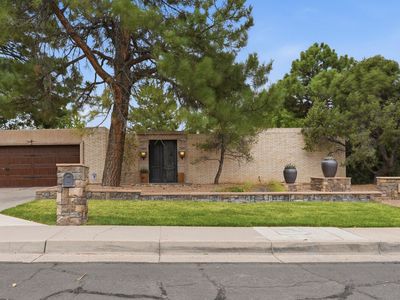 7504 La Madera Rd NE