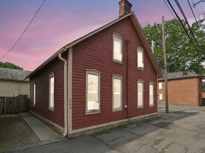 261 E Blenkner St