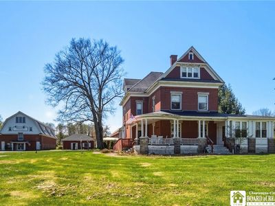 5031 W Lake Rd