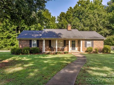 1828 Independence Sq