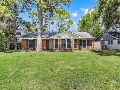1439 Shadow Bend Dr
