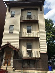 94 Eaton Pl