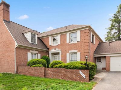 10253 Gainsborough Rd