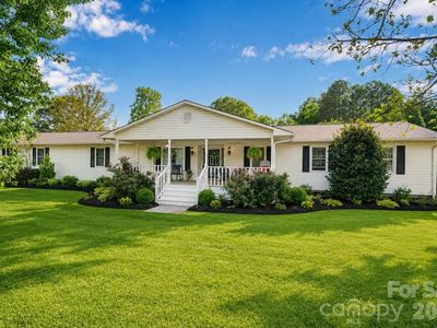 1260 Russell Rd