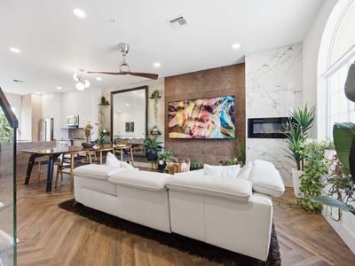 2465 NE 14TH ST Causeway