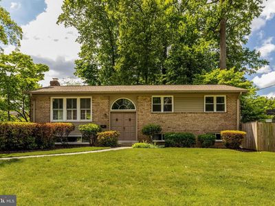 8803 Kenilworth Dr
