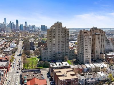 4 Beacon Way APT 805