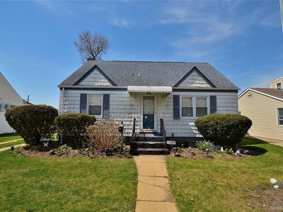 24 Linden Boulevard