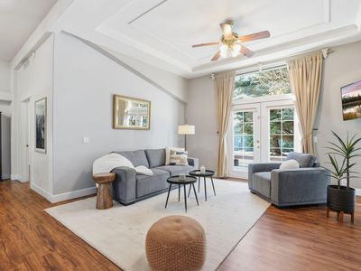 1045 W Collier Glacier Dr