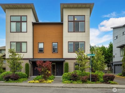 330 CHELAN Avenue NE