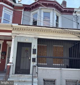 320 Centre St
