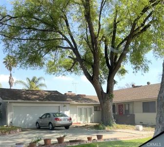 6884 Arbor Dr