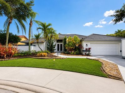 1097 Smoke Tree Ct