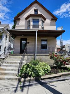 627 Nott Street