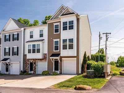 100 Woodside Dr