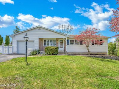 10 Manor Dr