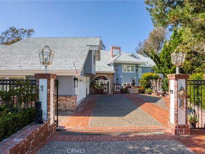 1 Royal Saint George Rd