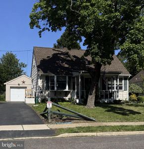 49 Longwood Dr