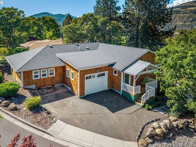 912 Elan Dr
