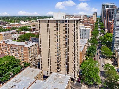 5740 N Sheridan Rd APT 17C