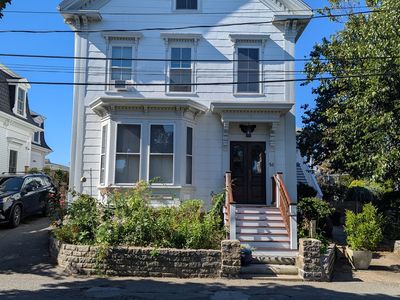 14 Center St E