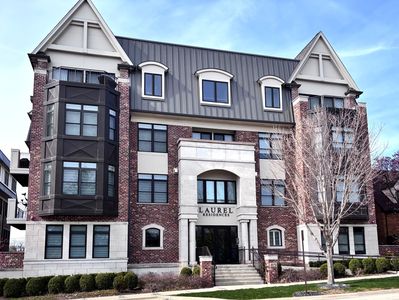 815 Laurel Ave #403