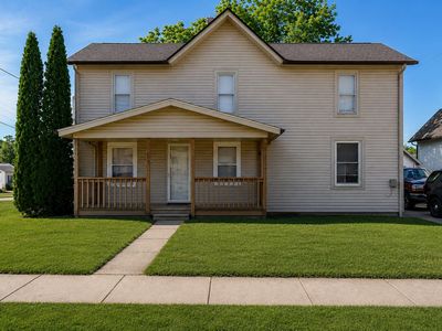 604 E Pleasant St