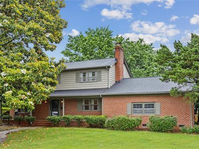 476 Elizabeth Lake Dr