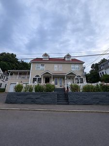 1 Goddard St