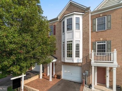 8913 Lee Manor Dr