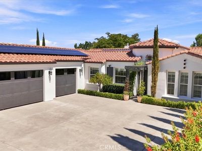 951 Vista Cerro Dr