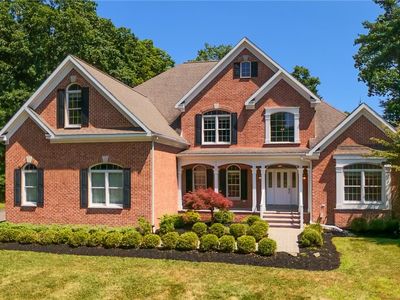 4 Woodland Way