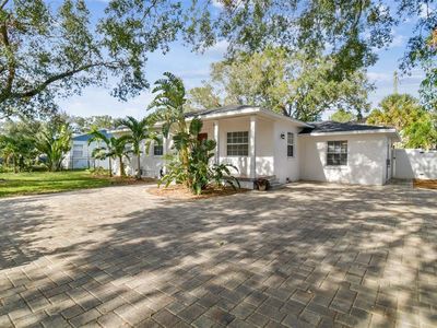3620 W Tampa Cir